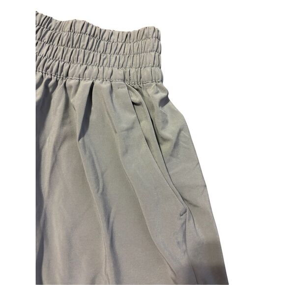 Vuori Villa gray athletic performance shorts XS - Picture 3 of 8
